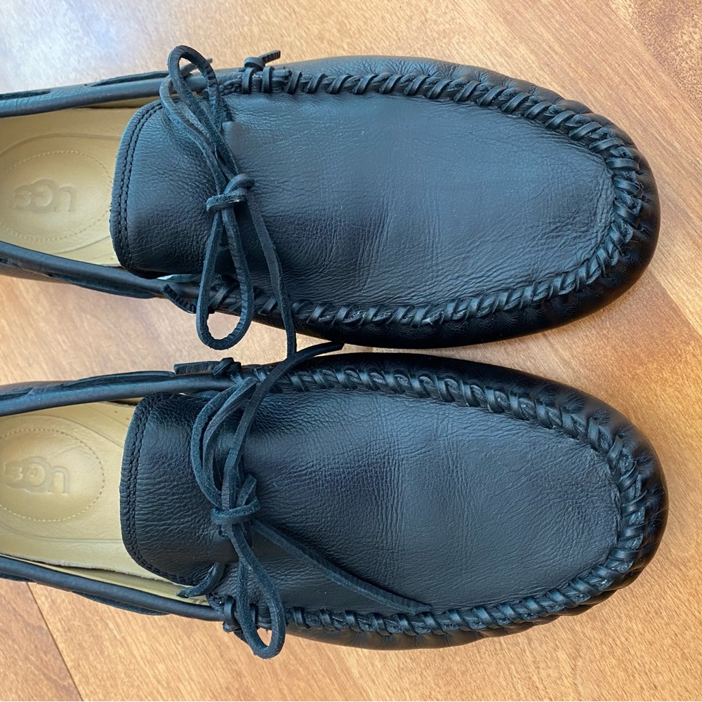 Ugg men’s black leather loafer